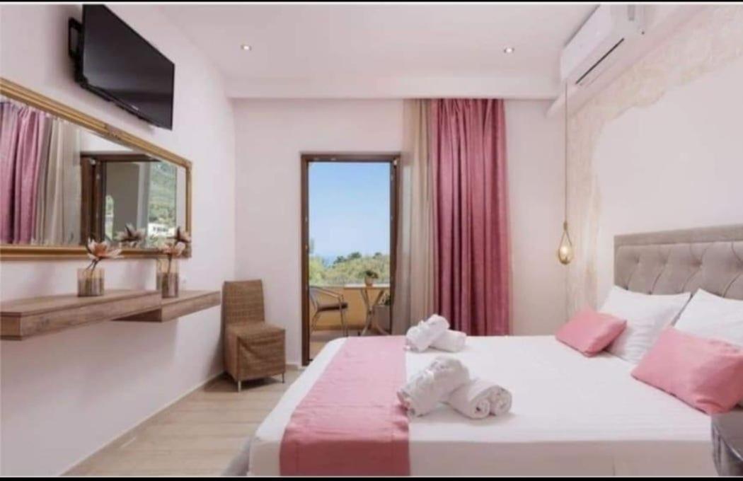 Loukia'S Studios And Apartments Paramonas  Dış mekan fotoğraf