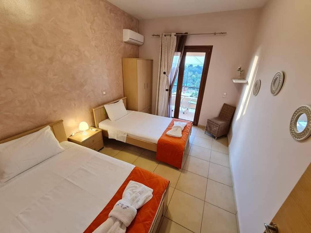 Loukia'S Studios And Apartments Paramonas  Dış mekan fotoğraf