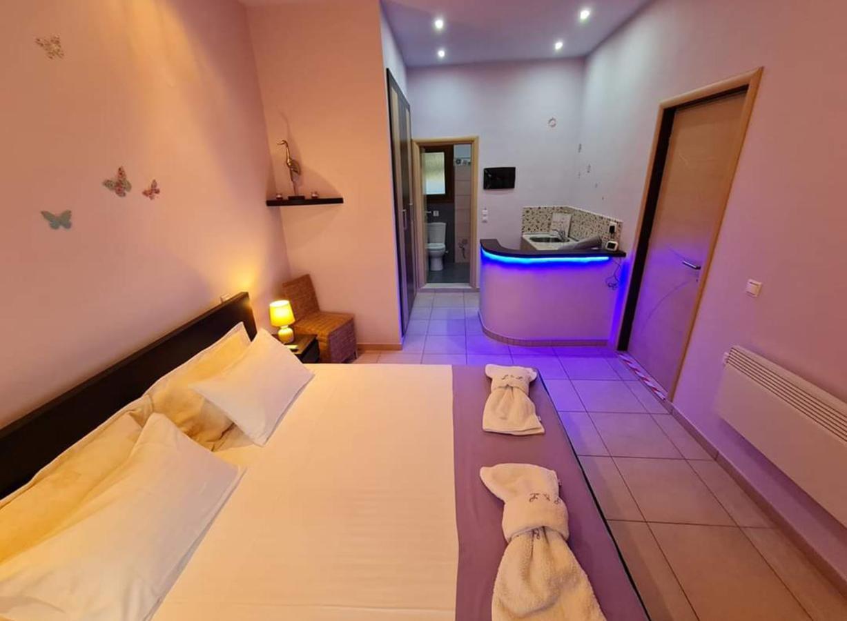 Loukia'S Studios And Apartments Paramonas  Dış mekan fotoğraf